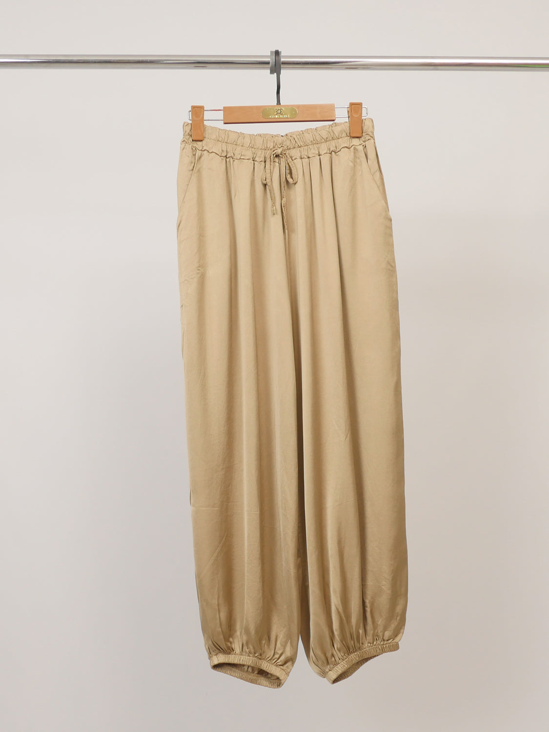 Pantalon satiné taille élastique coupe fluide kd9527vs