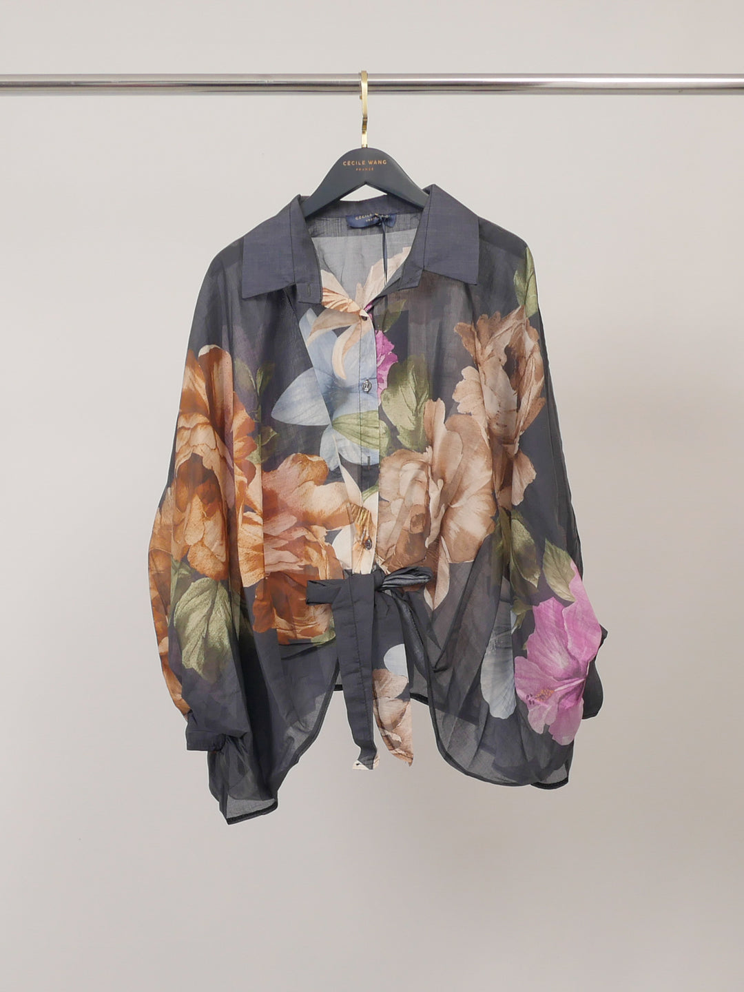 Blouse imprimée fleurie à encolure travaillée KD8971-7