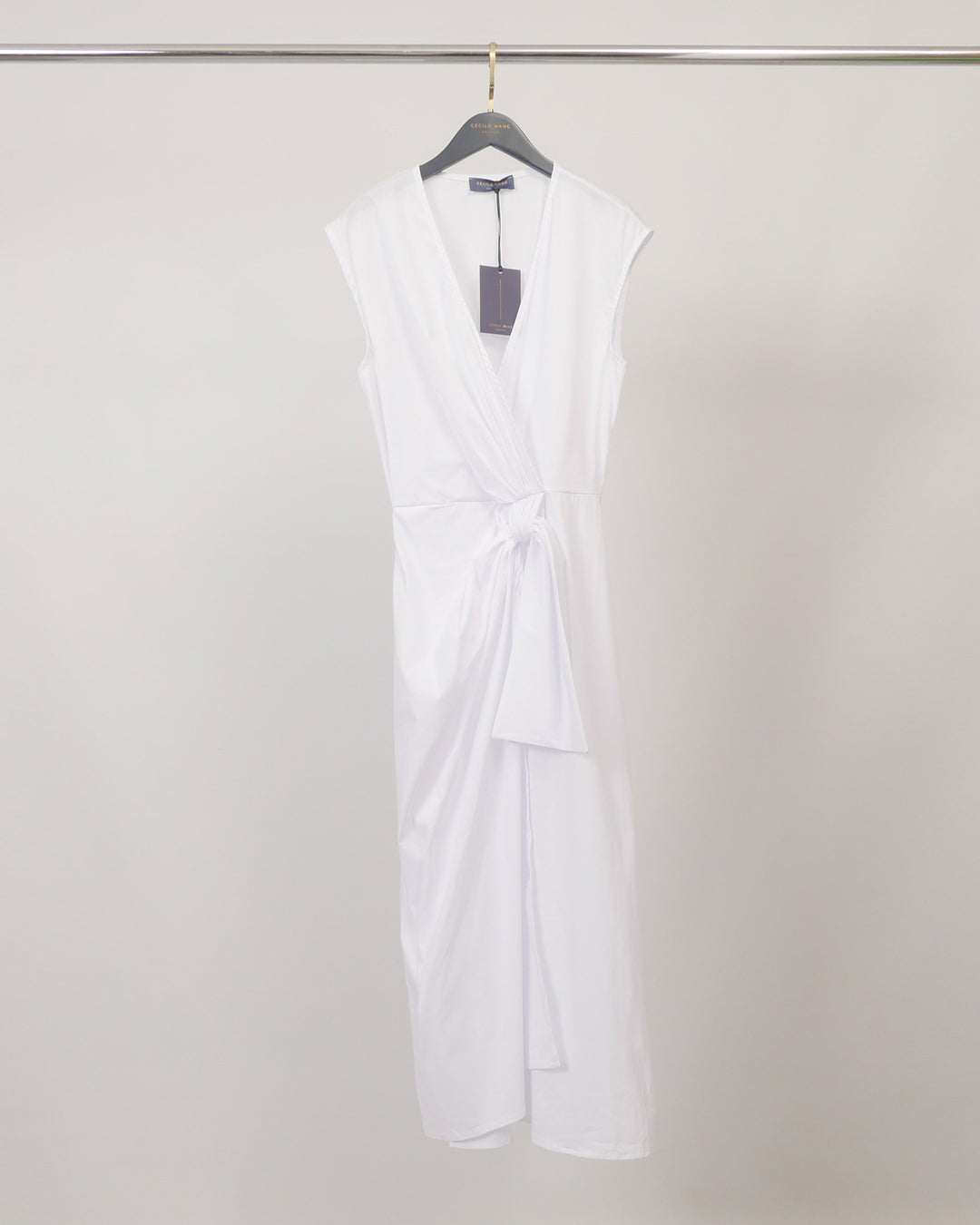 Robe sans manches structurée à taille nouée TDM28526