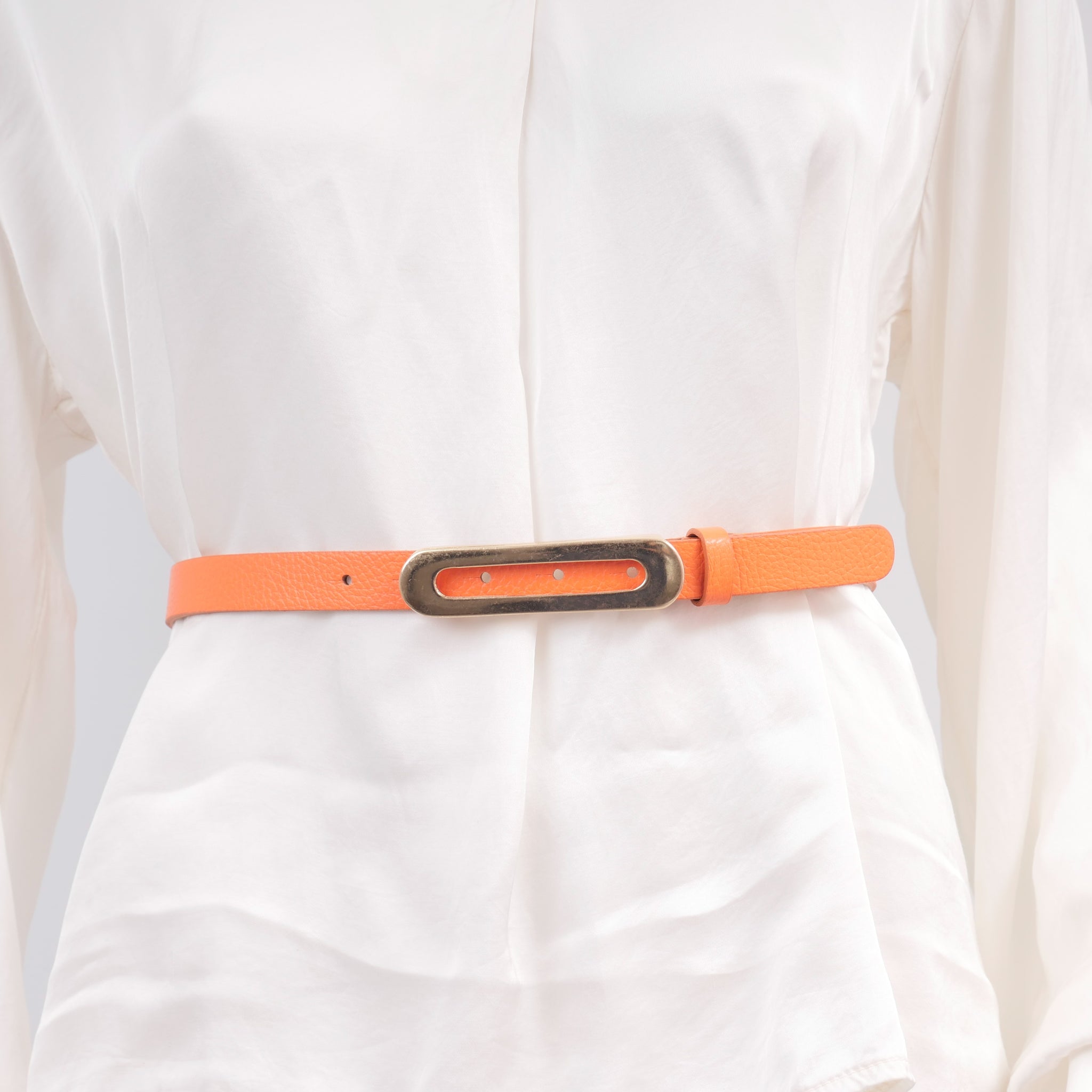 Ceinture fine en cuir boucle ovale dorée – ref BK0101