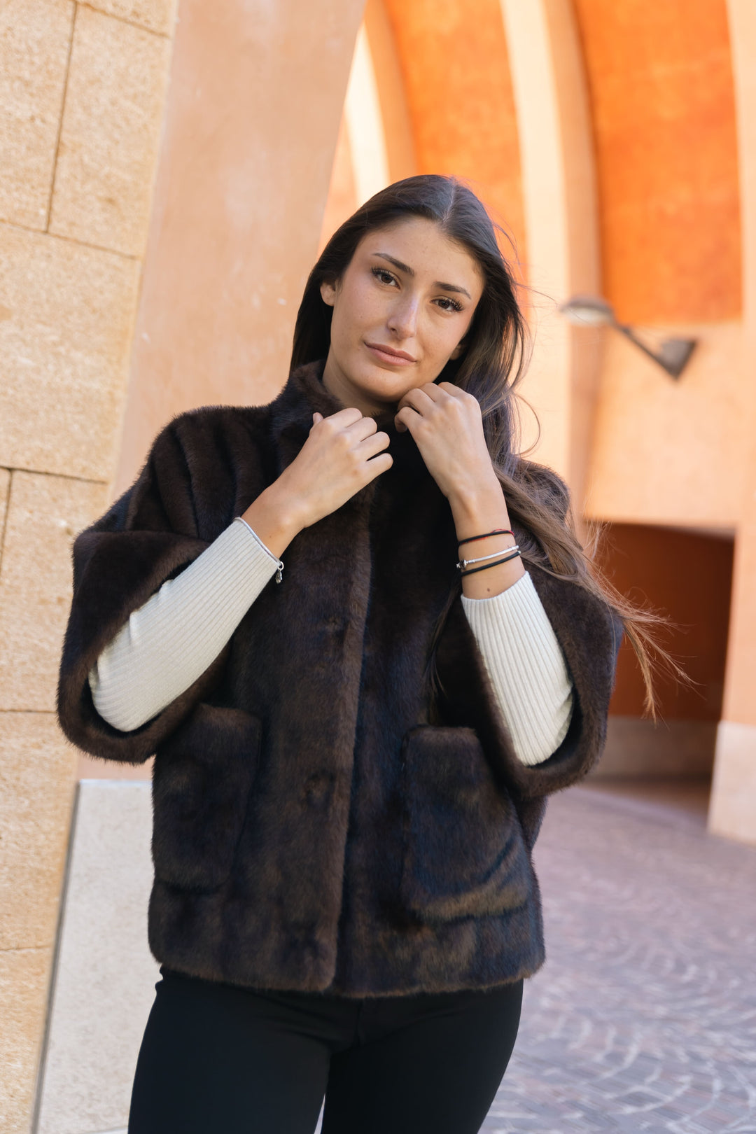 Short faux fur coat with wide sleeves – CLG2513