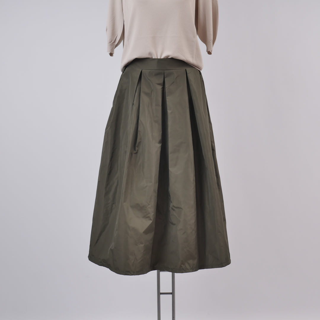 Pleated waterproof midi skirt – HM4547