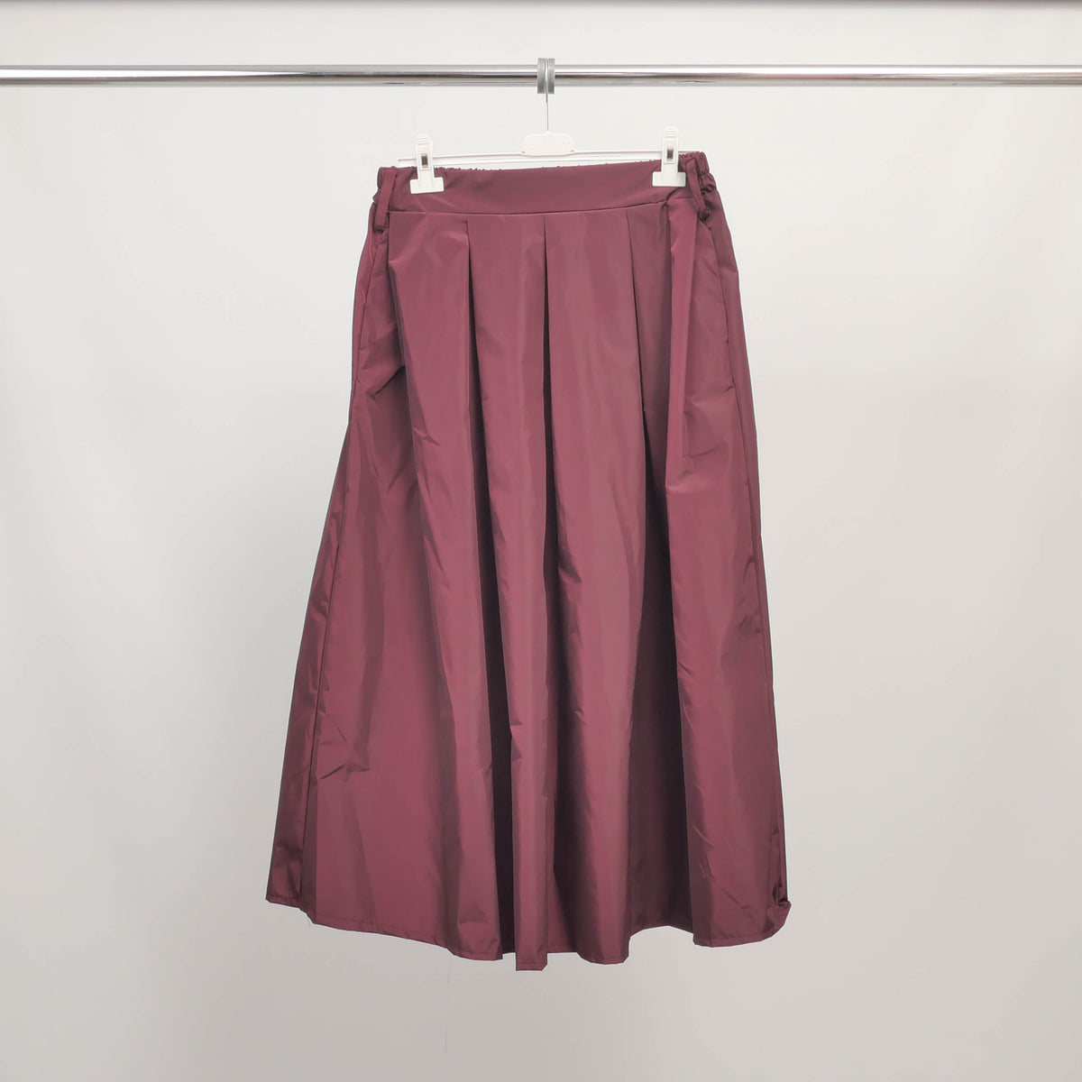 Pleated waterproof midi skirt – hm4547
