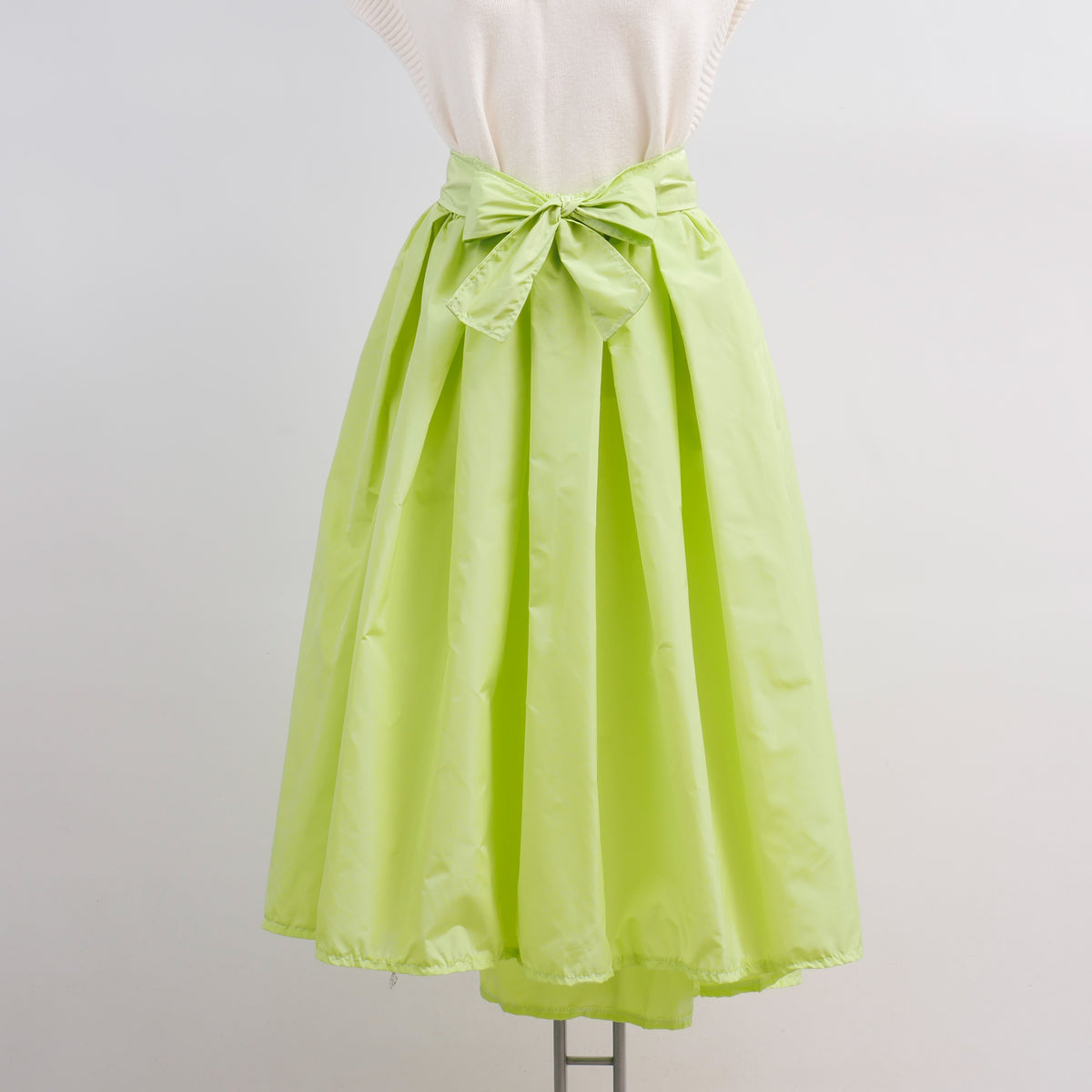 Waterproof midi skirt with tie – hm7362