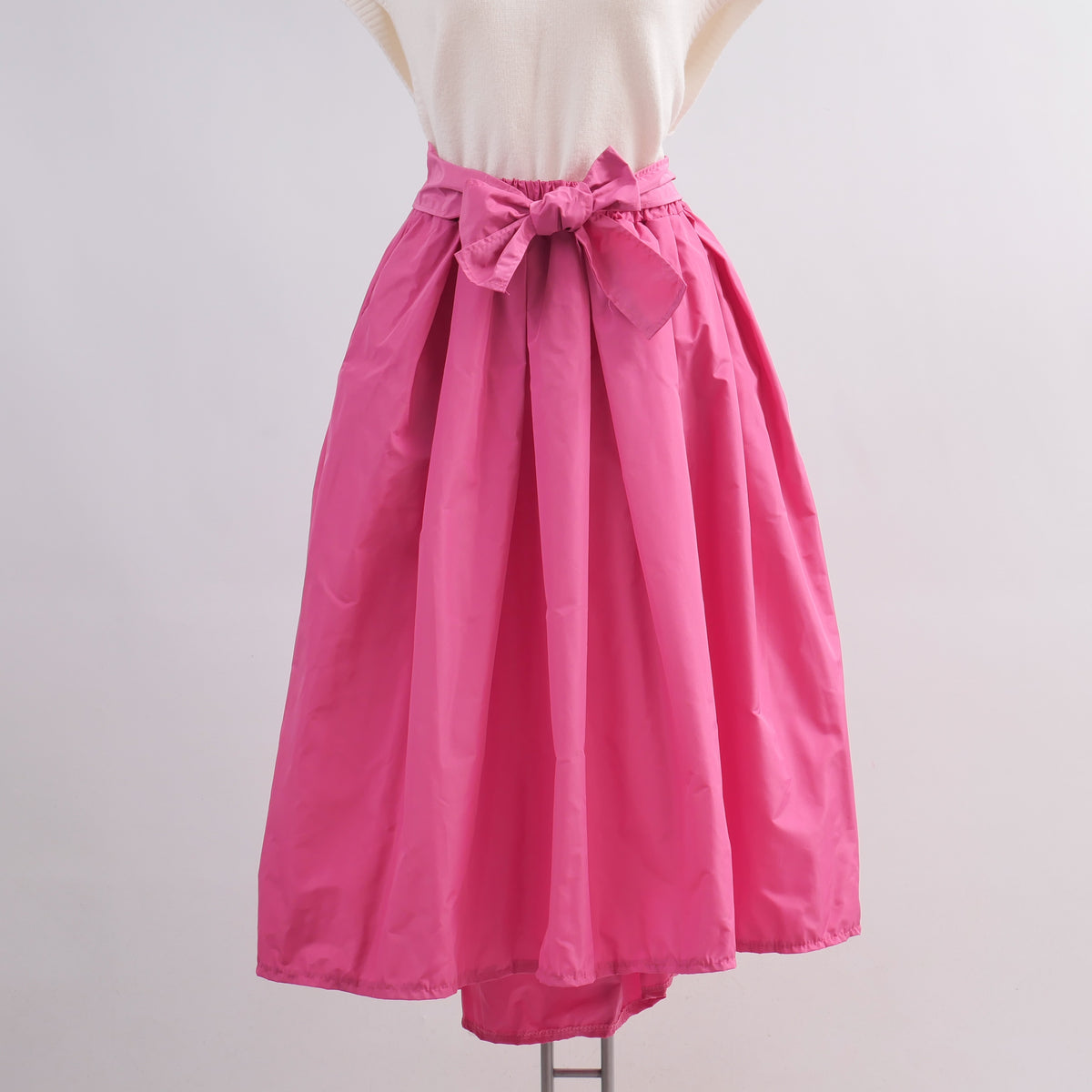 Waterproof midi skirt with tie – hm7362