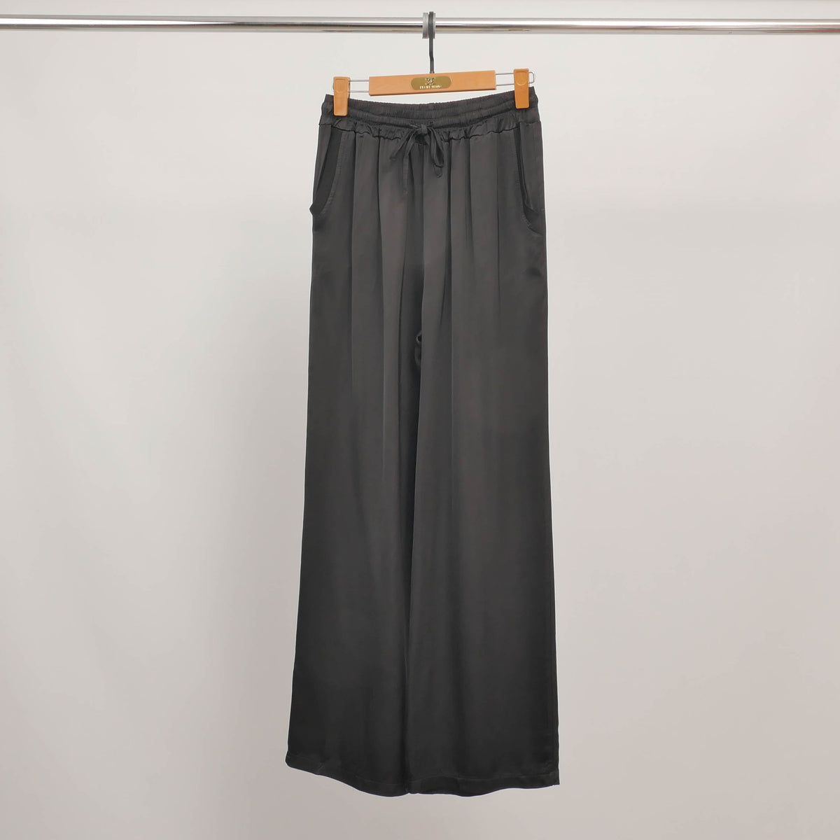Satin trousers with elasticated waist – db14570vs