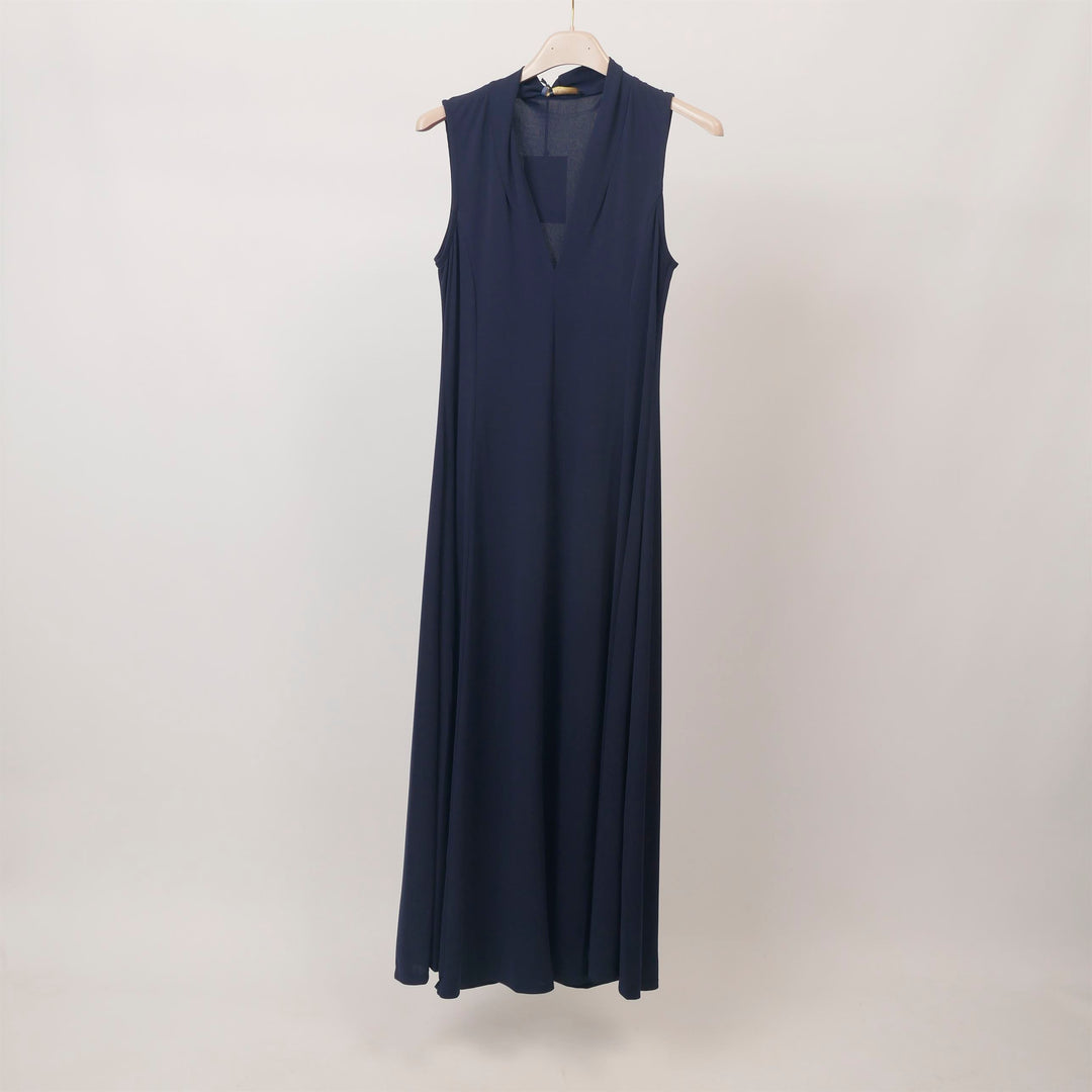 Long, flowing dress with a deep V-neck – MF55619