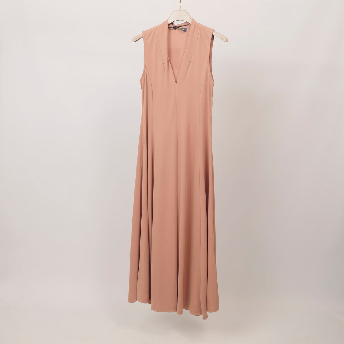 Long, flowing dress with a deep v neck – mf55619