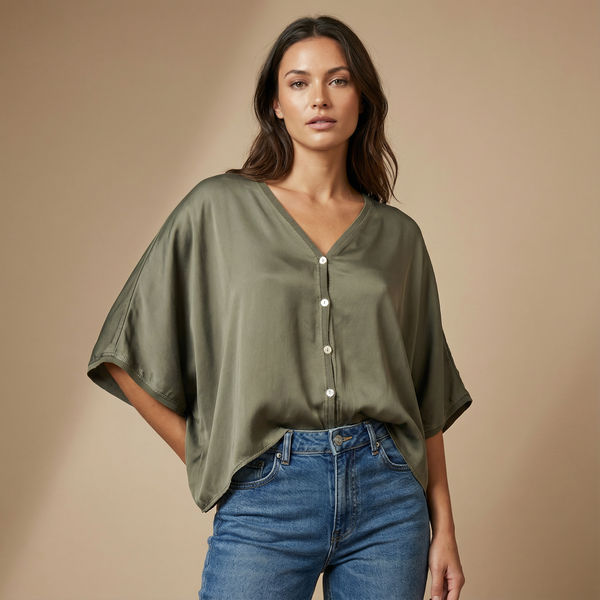 Blouse boutonnée satinée à ligne ample KD9017VS