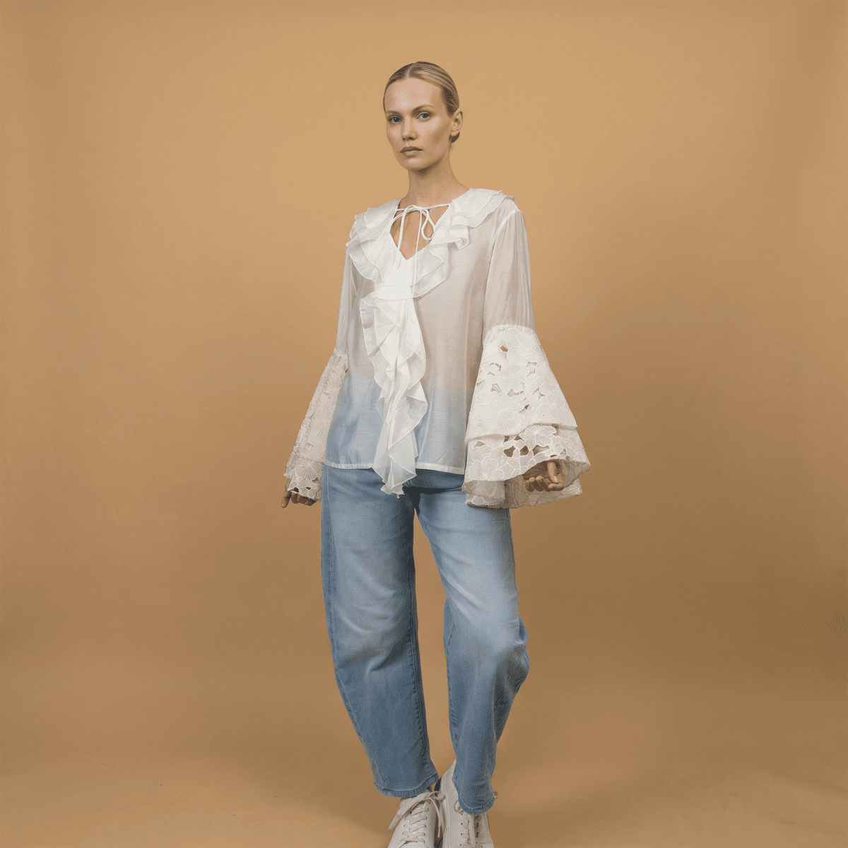 Ruffled blouse with flared lace sleeves – bcr02625