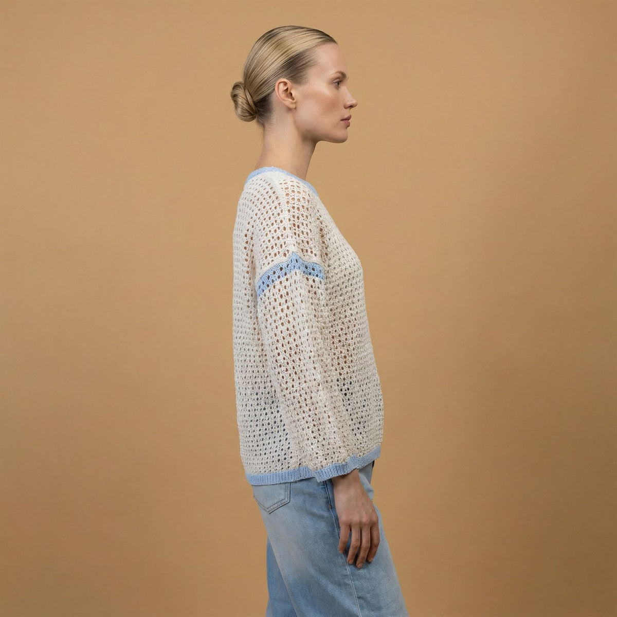 Openwork sweater with contrasting v neck – ca8312