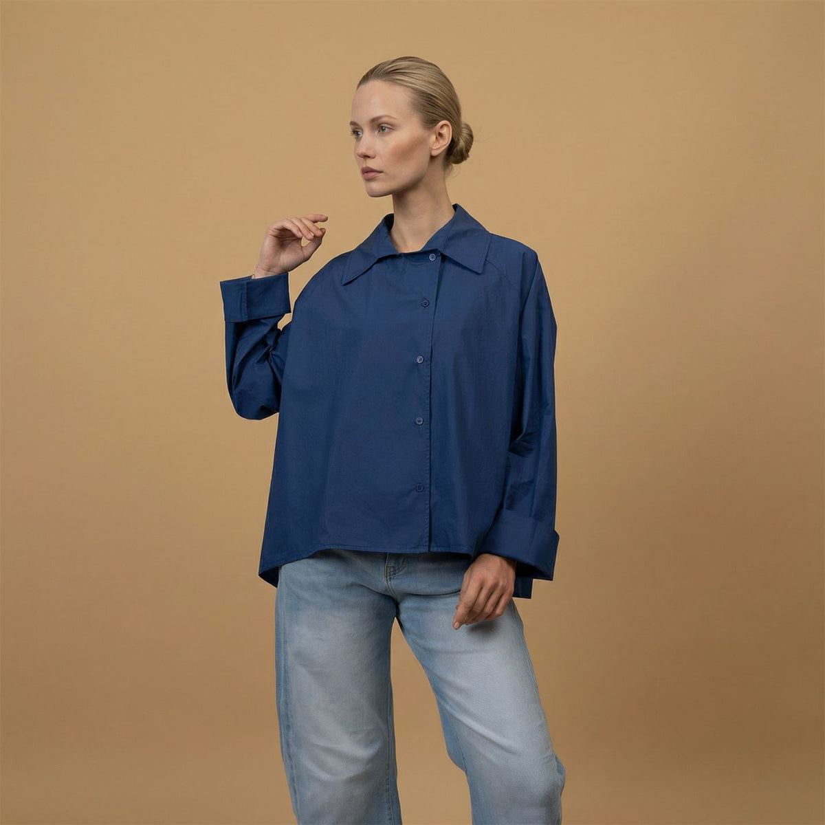 Cotton shirt with asymmetrical buttoning db14916
