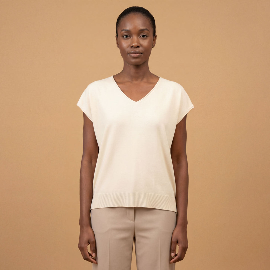 Sleeveless V-neck sweater in fine knit – CA10898 