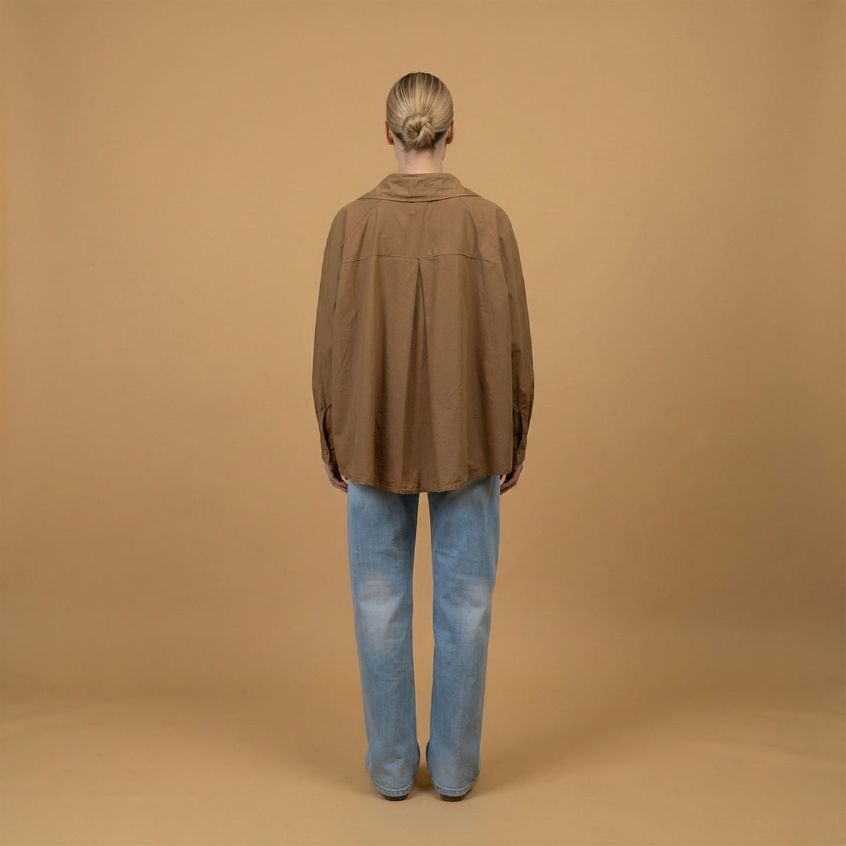 Cotton shirt with asymmetrical buttoning db14916