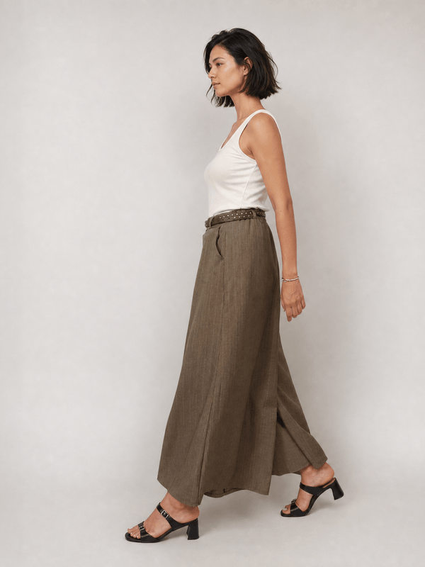 Pantalon large à fines rayures et ceinture – CVA824687-9