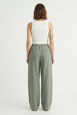 Load image into Gallery viewer, Loose-fitting trousers with elasticated waist CVA825247
