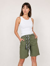 Short ceinturé en coton stretch à poches plaquées CVA825788