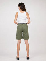 Short ceinturé en coton stretch à poches plaquées CVA825788