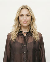 Chemise satinée semi-transparente à nouer CVACM293