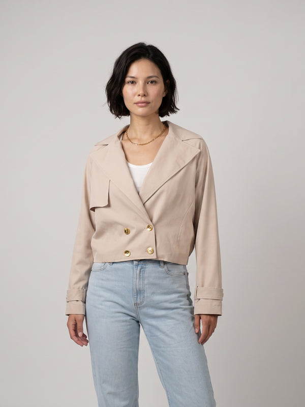 Veste trench courte structurée à double boutonnage CVAGC317