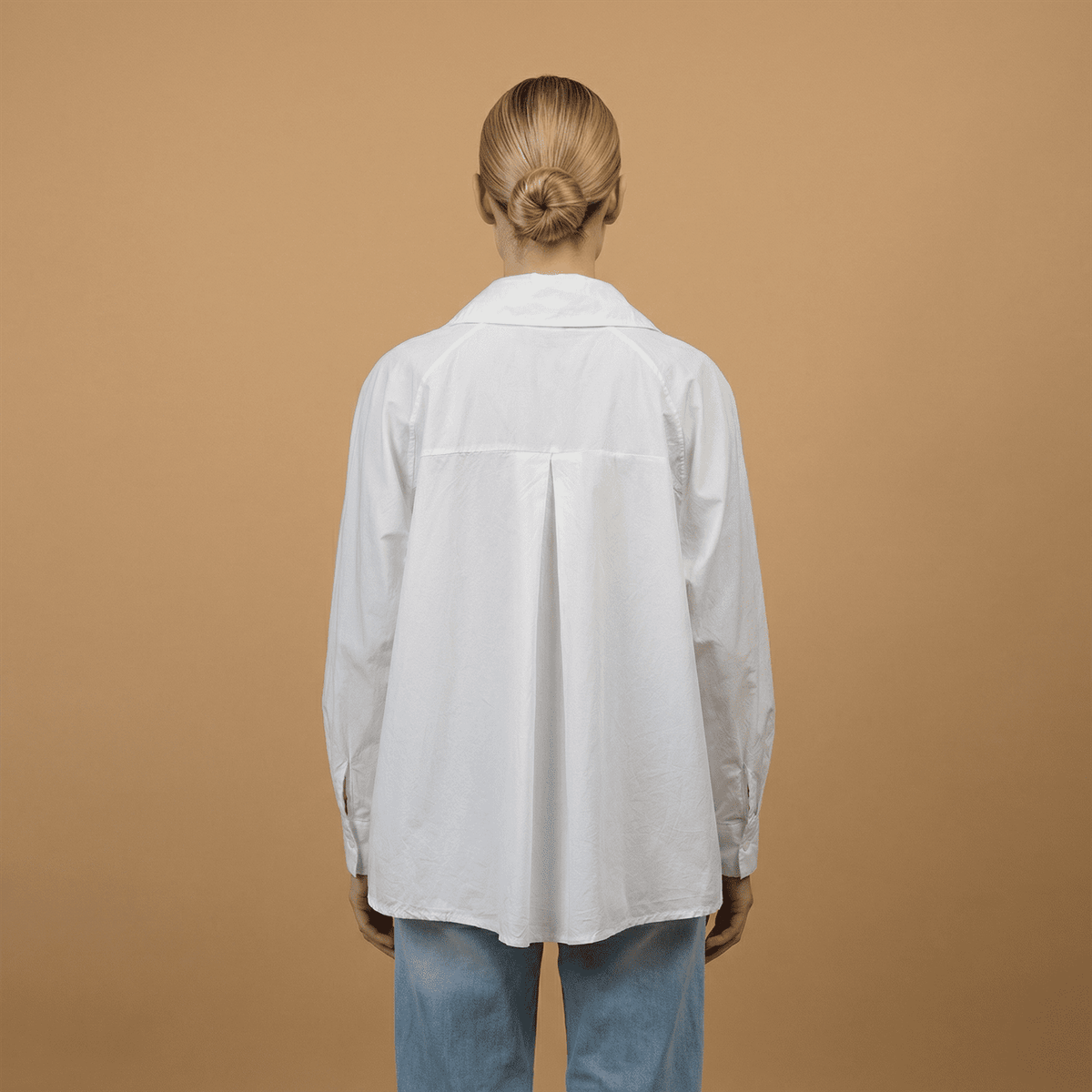 Cotton shirt with asymmetrical buttoning db14916