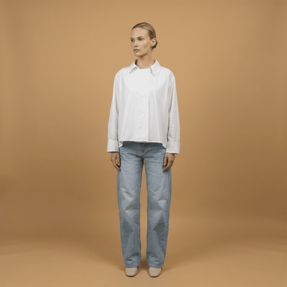 Cotton shirt with asymmetrical buttoning db14916