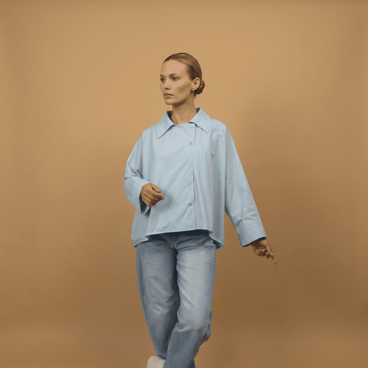 Cotton shirt with asymmetrical buttoning db14916