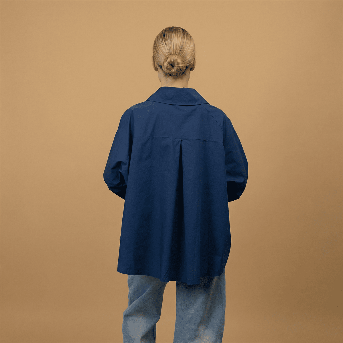 Cotton shirt with asymmetrical buttoning db14916