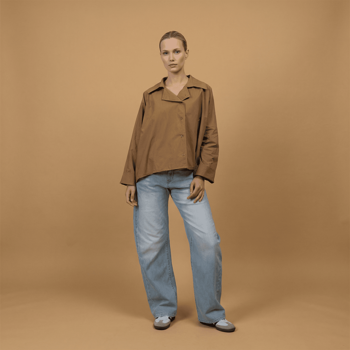 Cotton shirt with asymmetrical buttoning db14916