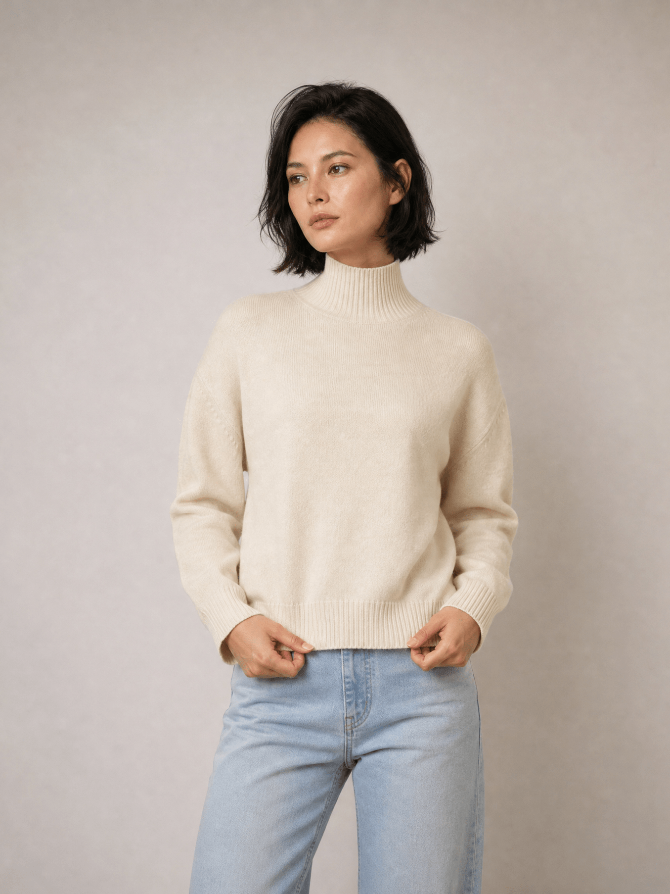 Pull ample à col montant et bords côtelés – DSY9735