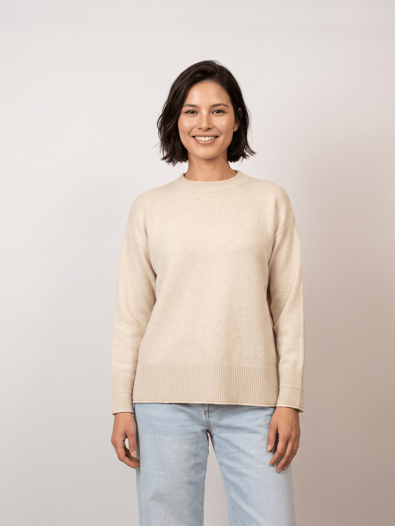 Pull ample à fentes latérales et finitions côtelées – DSY9738
