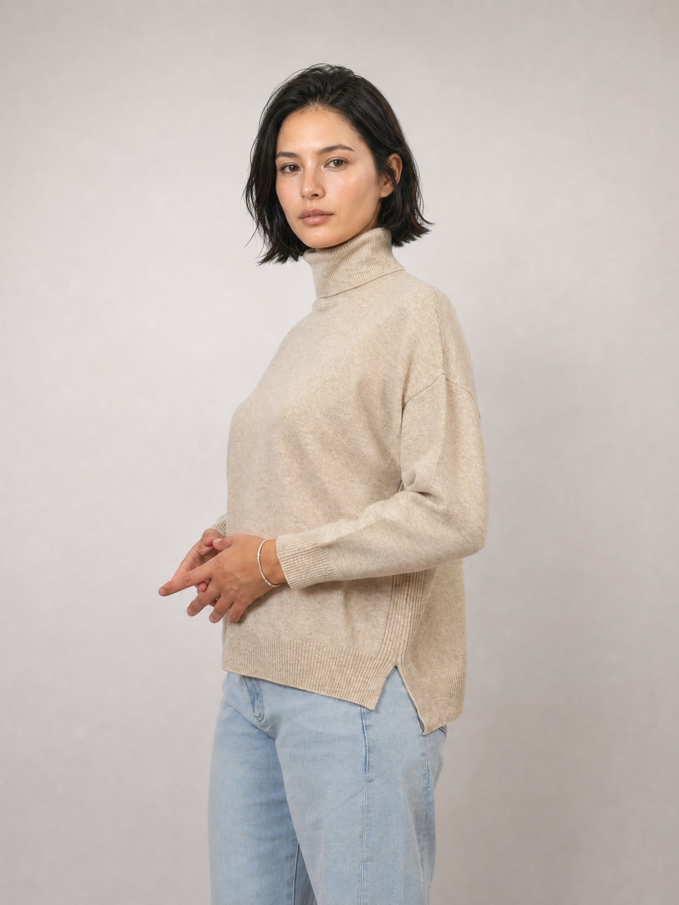 Pull ample en laine mérinos à col roulé – DSYL2616