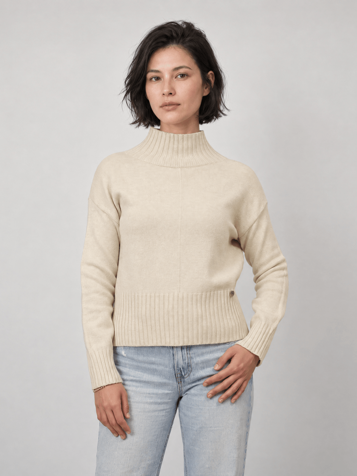 Pull col montant en maille côtelée – HY30709