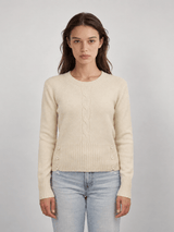 Pull en maille à torsade centrale et bords côtelés HY5358