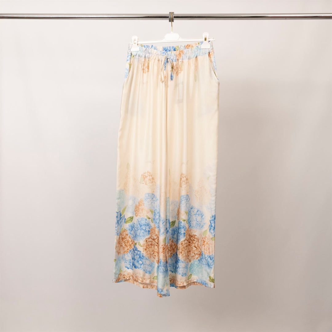 Wide-leg satin trousers with hydrangea print – KD6637VS-5 