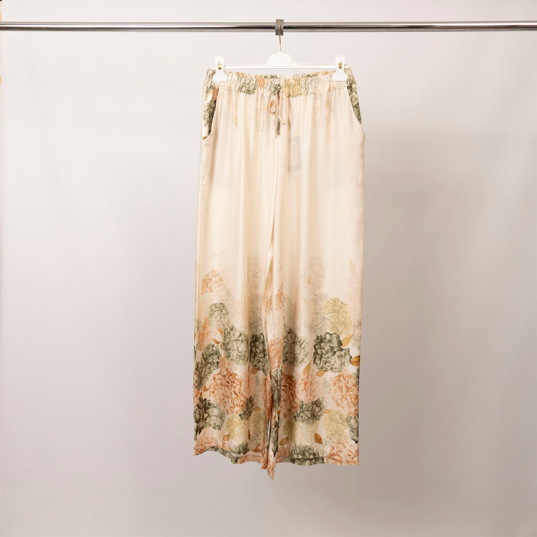 Wide-leg satin trousers with hydrangea print – KD6637VS-5 