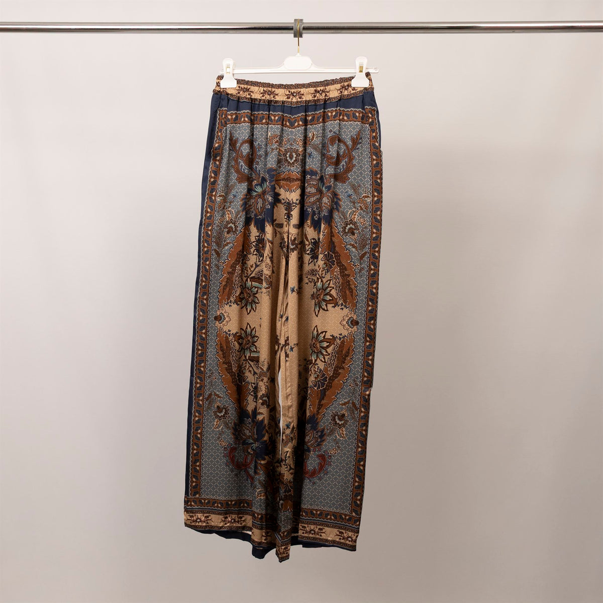 Flowy satin scarf print trousers – kd9099vs