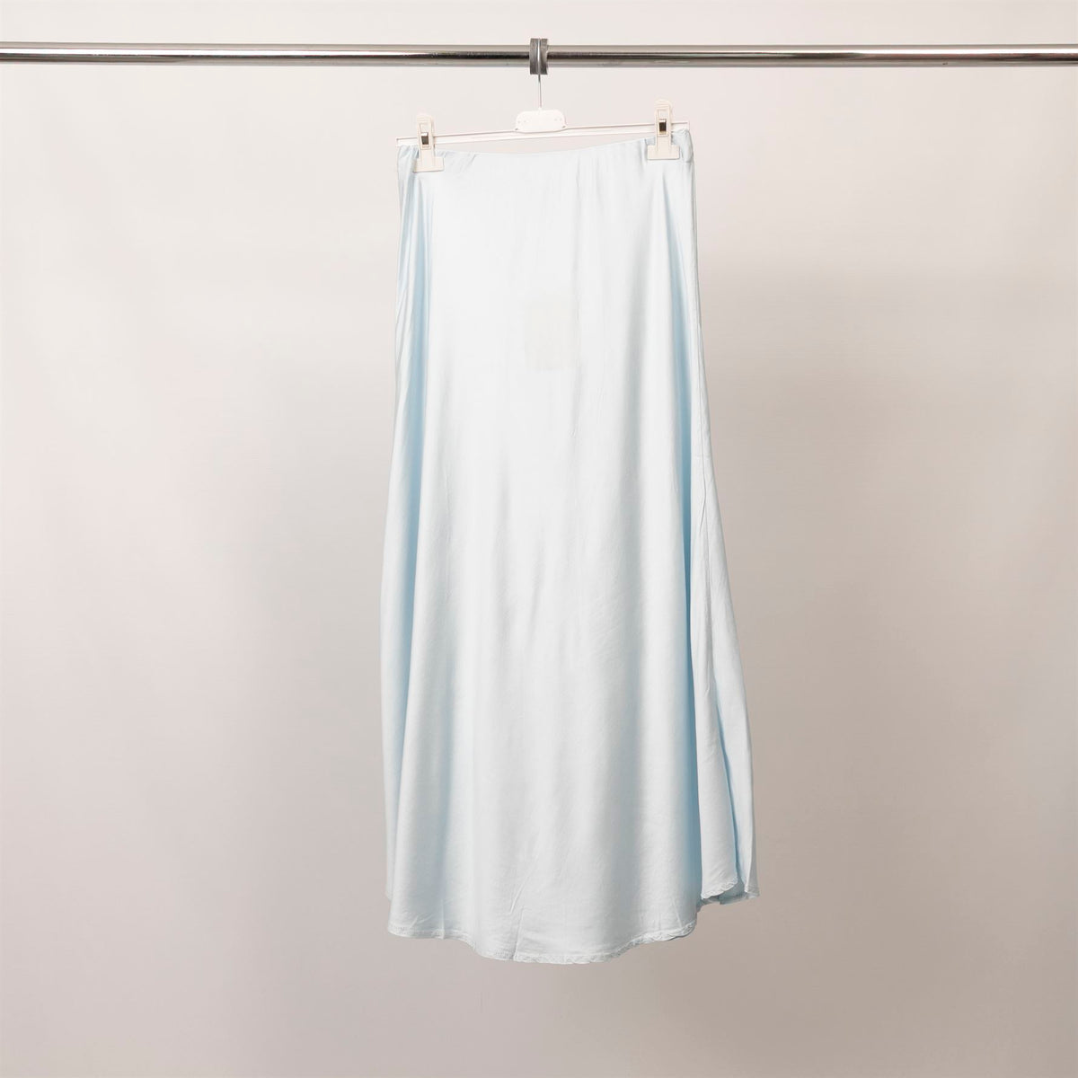 Satin midi skirt with elasticated waist kd6651vs 2