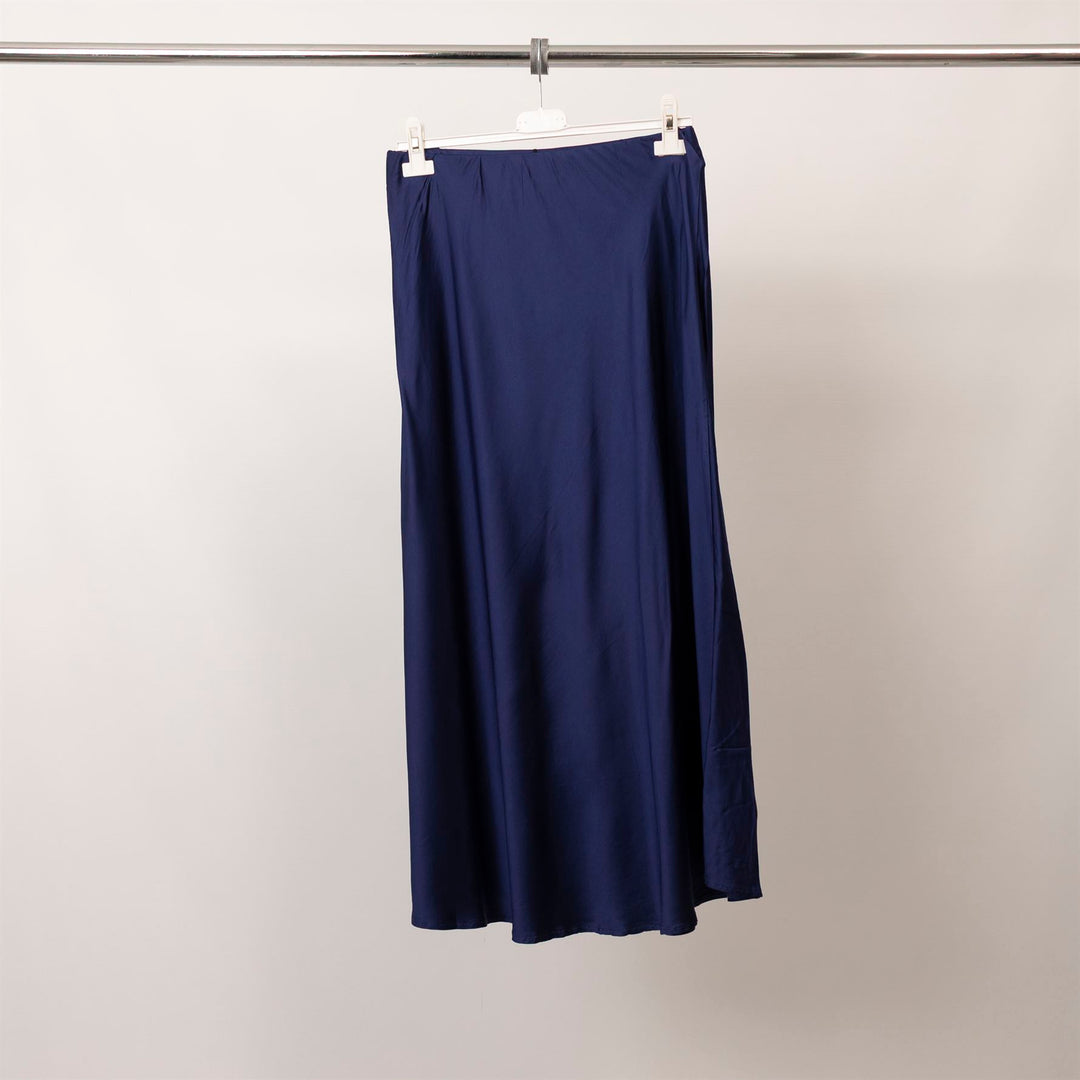 Satin midi skirt with elasticated waist KD6651VS-2