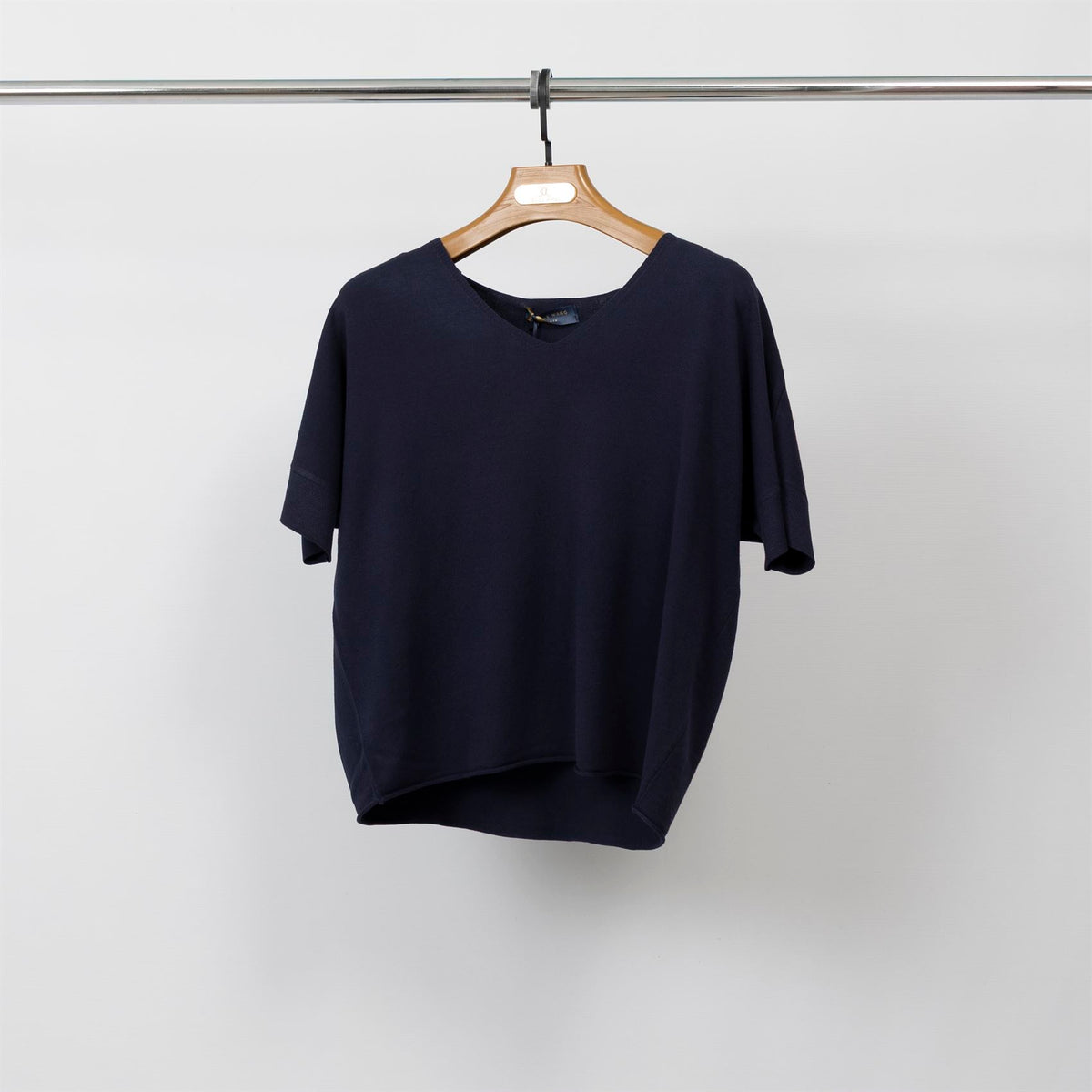 Thin oversized short sleeved v neck sweater – svd6192