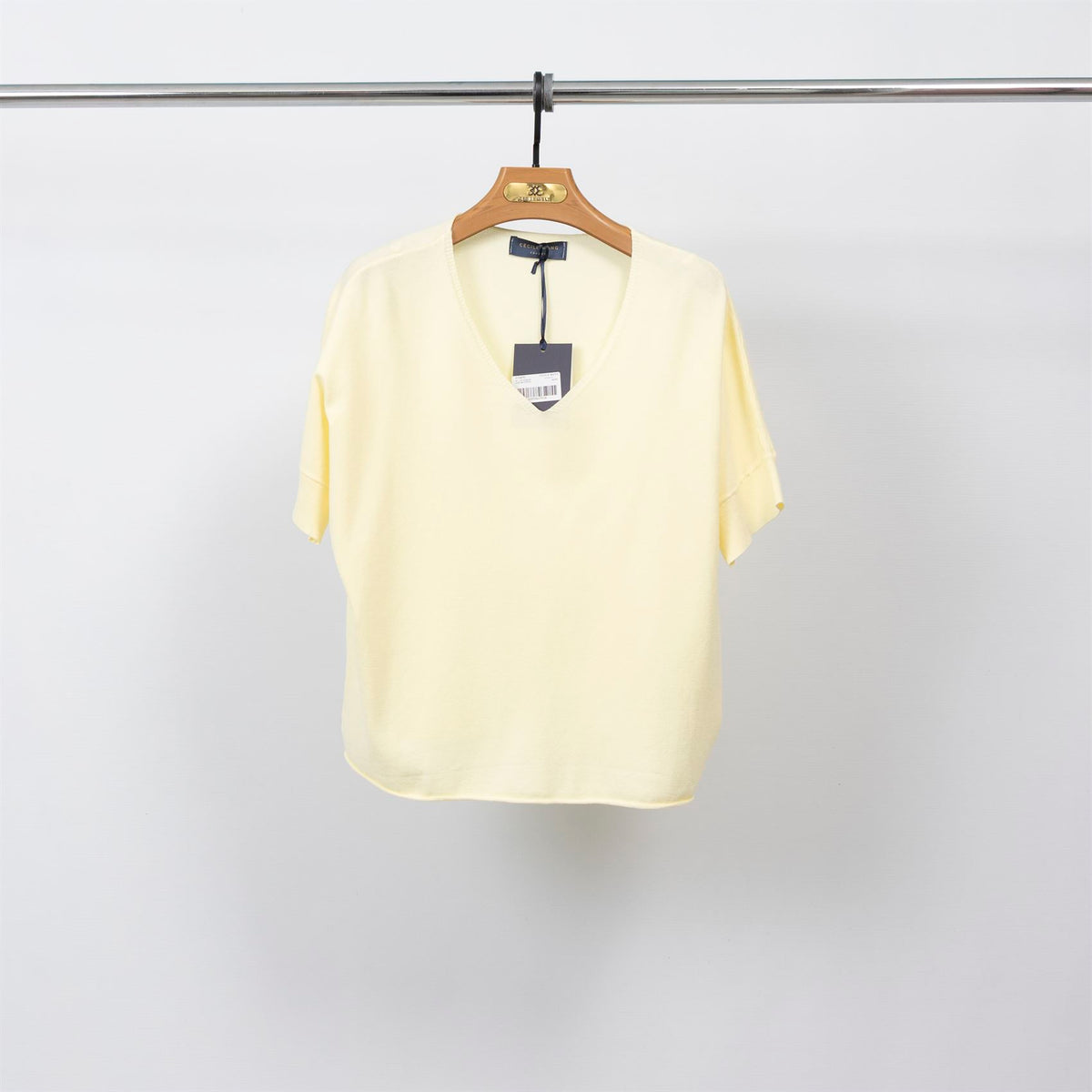 Thin oversized short sleeved v neck sweater – svd6192