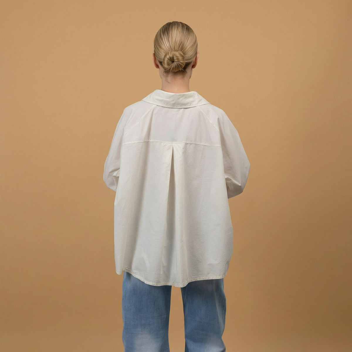 Cotton shirt with asymmetrical buttoning db14916