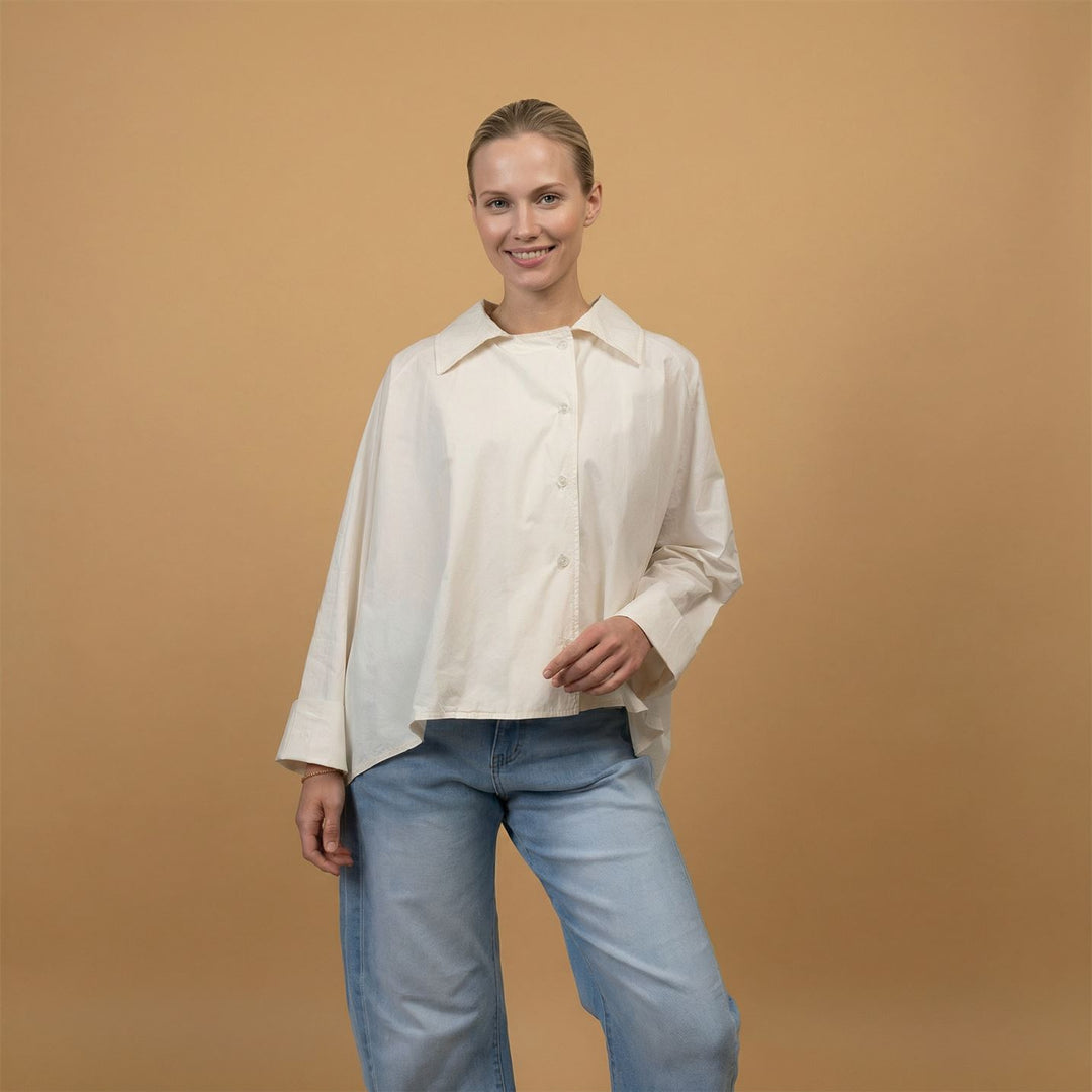Cotton shirt with asymmetrical buttoning db14916