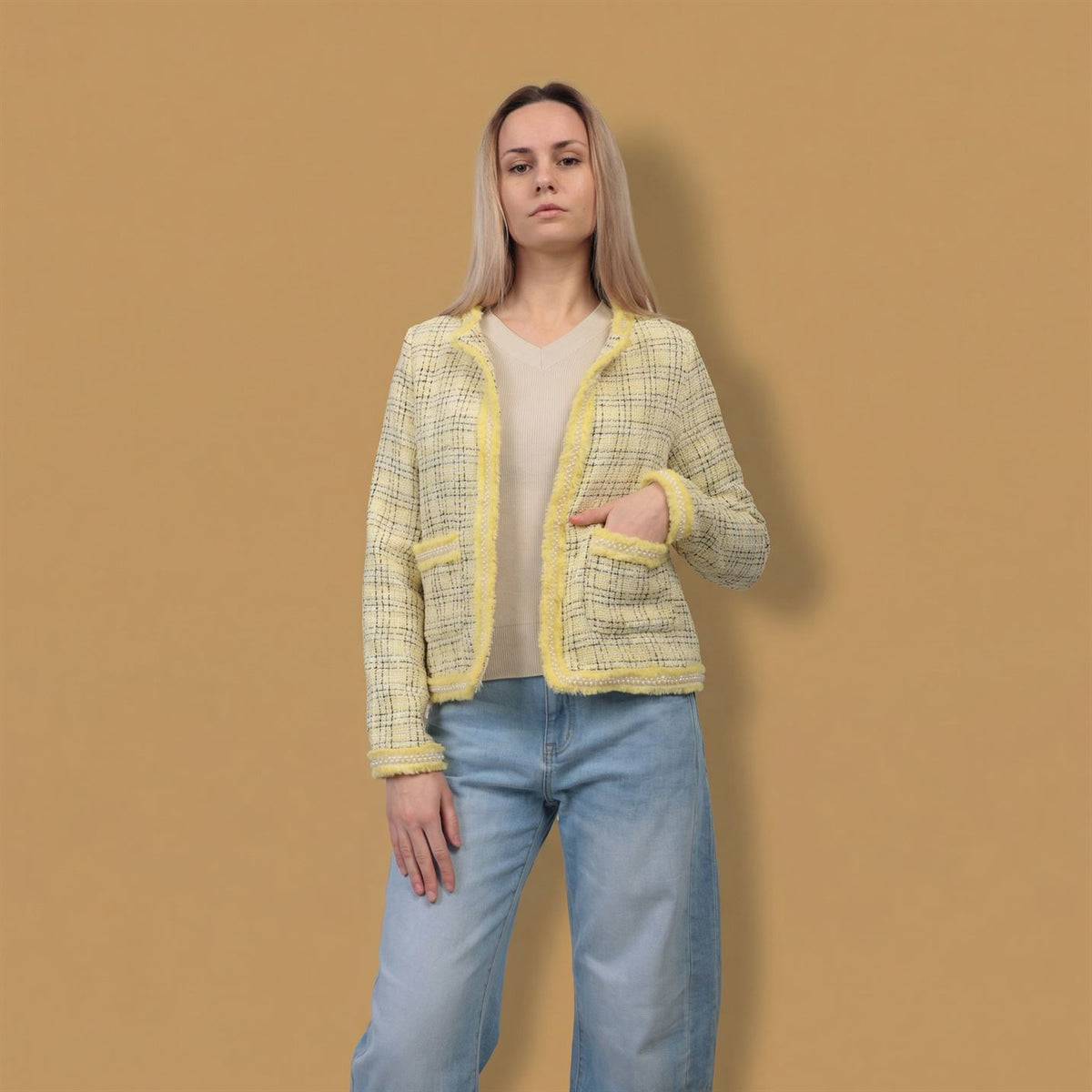 Tweed jacket with beaded trim mj85377