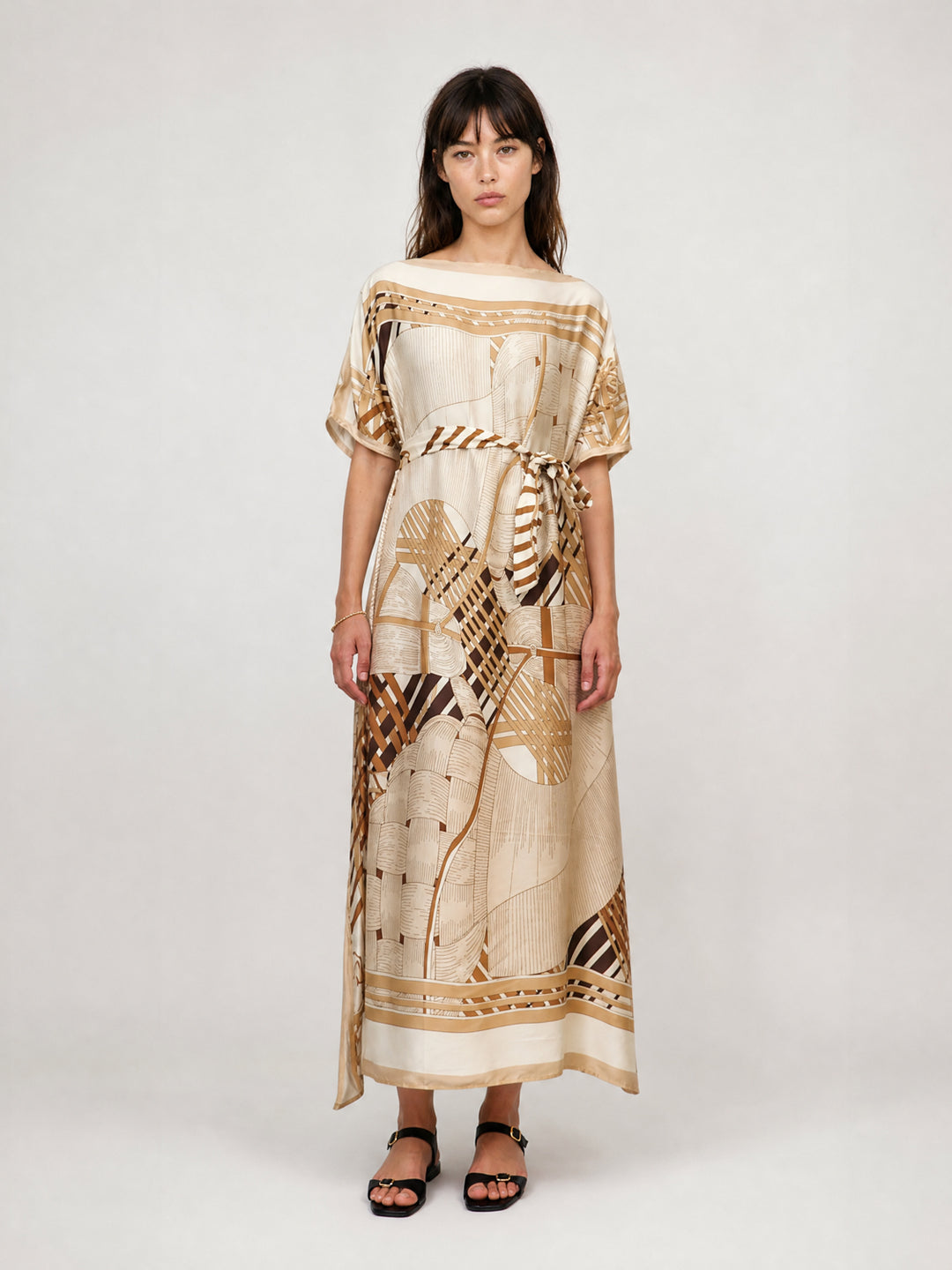 Robe satinée fluide imprimée avec ceinture KD7850VS