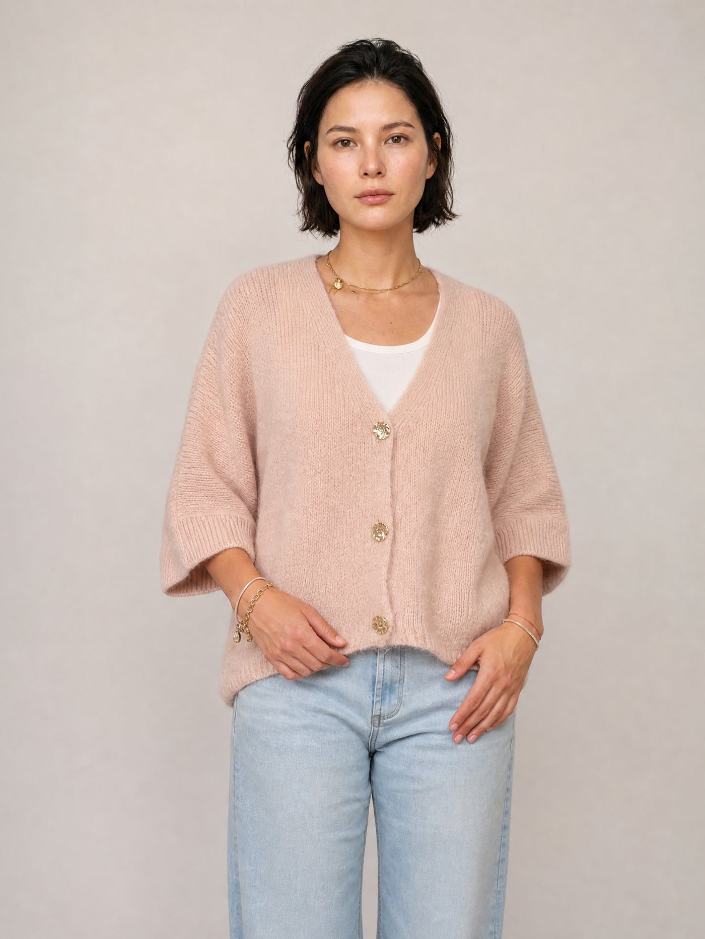 Gilet ample en mohair à manches courtes, boutons dorés – MCL23059