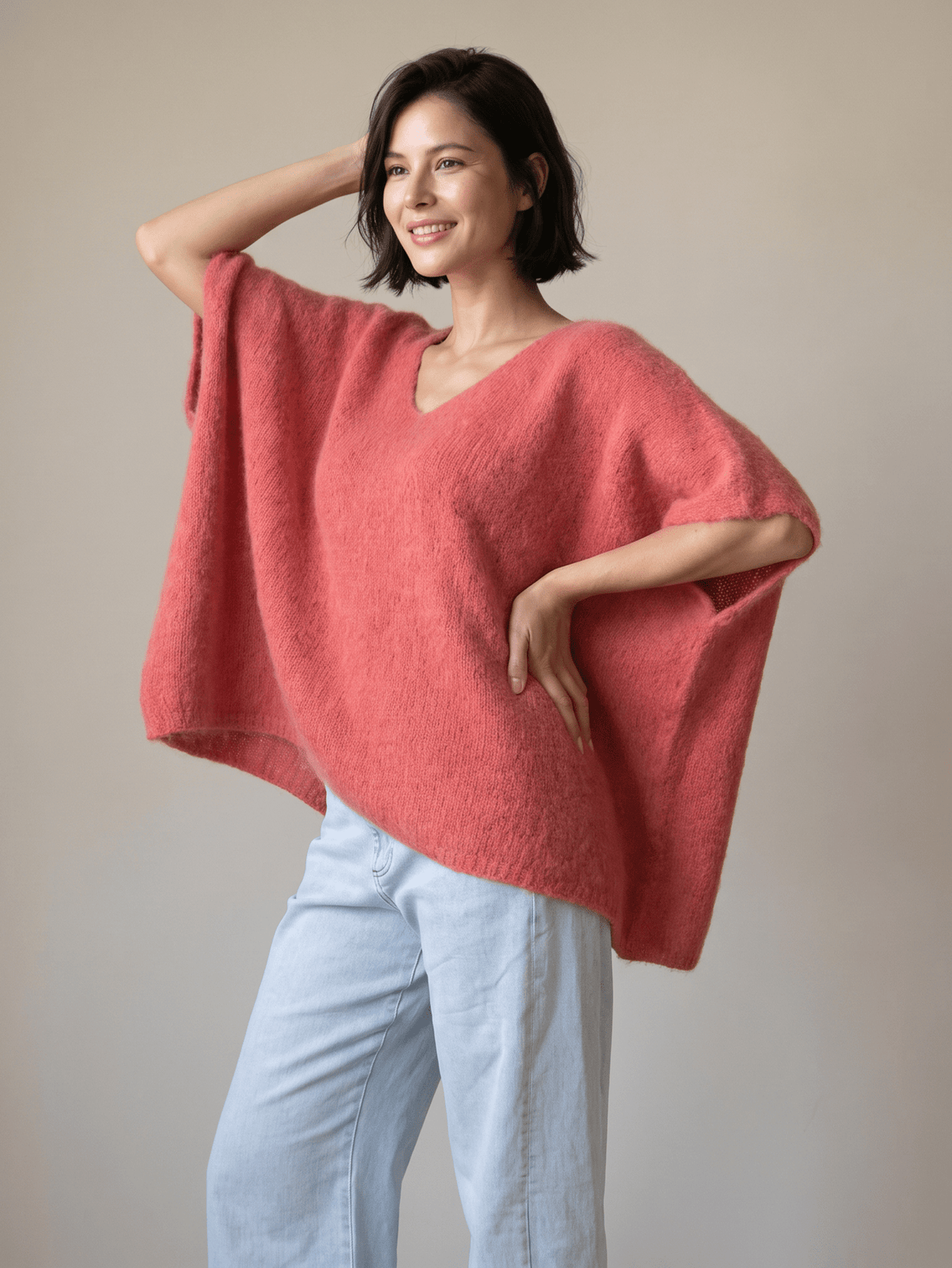 Pull ample en mohair à col V et ligne souple – MCL24036