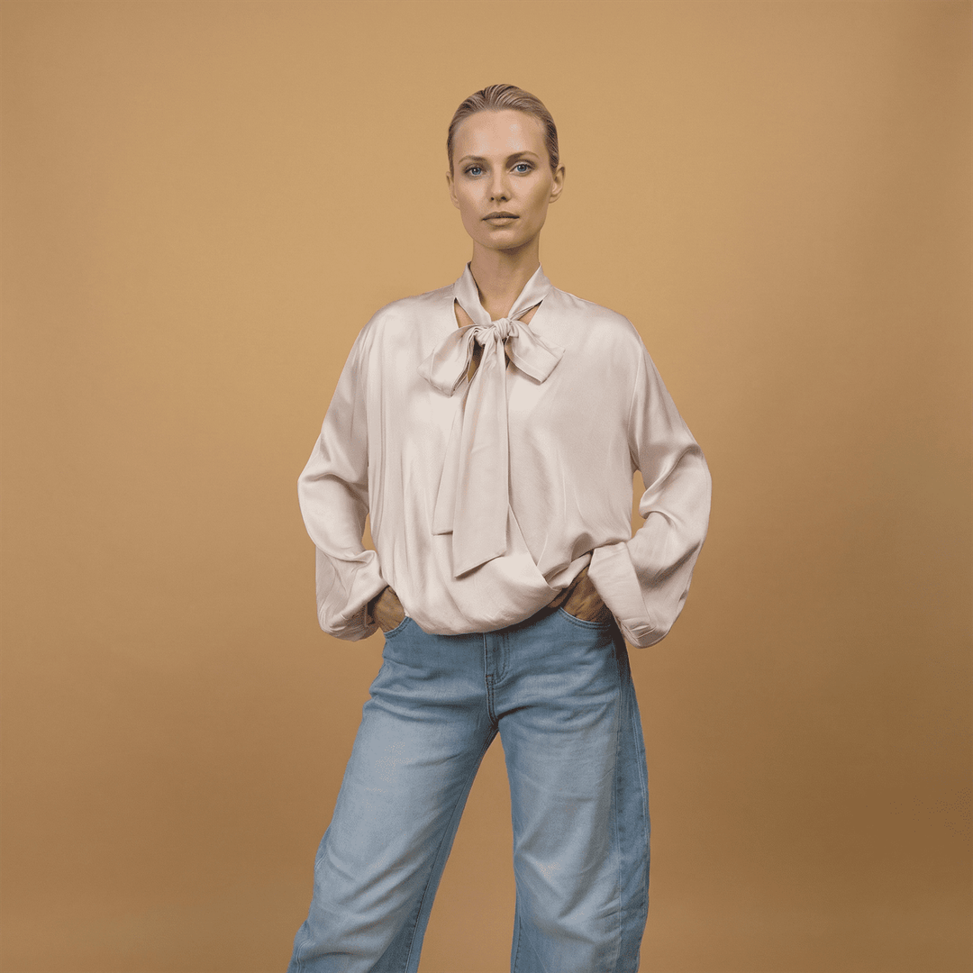 Blouse fluide drapée col foulard – MF55793