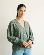 Charger l'image dans la galerie, Chemise brodée fleurs manches bouffantes MF56210
