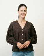 Charger l'image dans la galerie, Chemise brodée fleurs manches bouffantes MF56210
